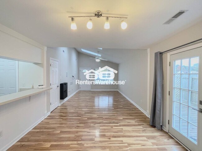 Building Photo - 400 Cobblewood Arch