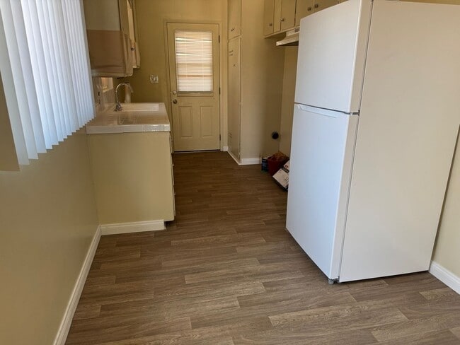 Building Photo - LAWNDALE 3 BDRM DUPLEX FOR LEASE