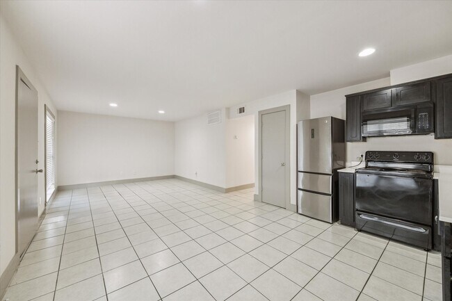 Foto del edificio - 4300 Rosslyn Rd