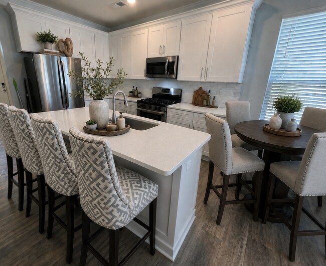 Foto del edificio - Room in Townhome on Keeton Ln