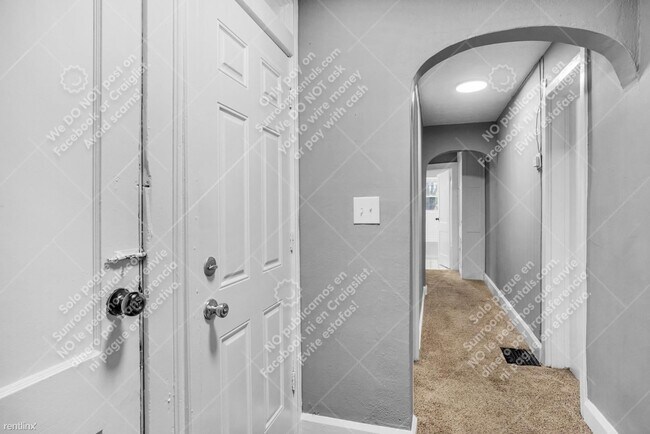 Foto del edificio - 1 br, 1 bath Duplex - 4044 Boulevard Pl B B