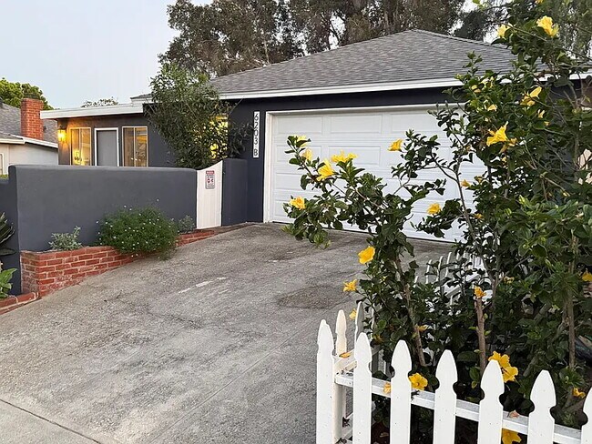 Foto del edificio - 6203 Condon Ave