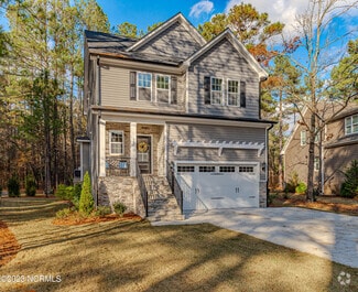 Building Photo - 760 Daphne Ln