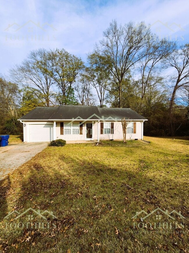 Building Photo - 438 Old Colony Rd