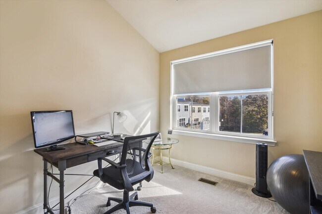 Foto del edificio - 605 S Cherry Grove Ave