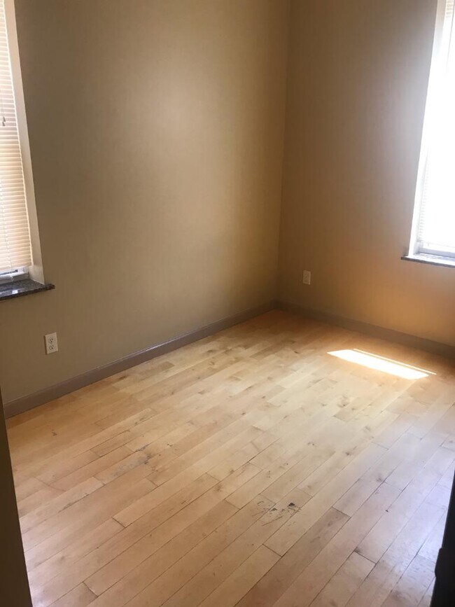 Foto del edificio - 76 Avenue T