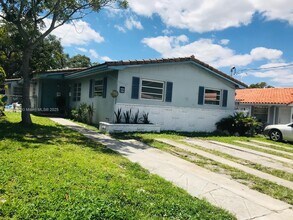 Building Photo - 1150 SW 12th St