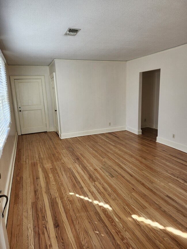 Foto del edificio - 1032 Felder Ave