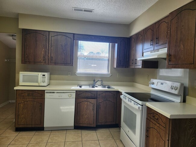 Photo - 101 Lytle Rd Apartment