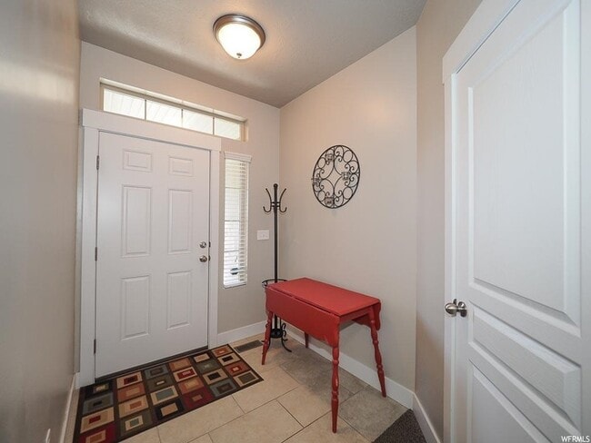 Building Photo - 1646 Venetian Way