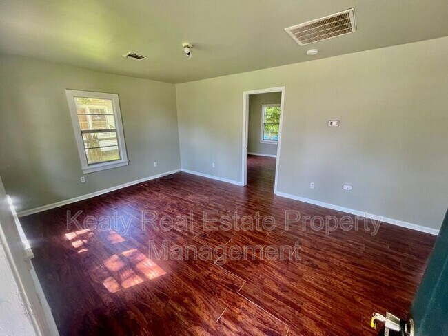 Foto del edificio - 327 Stewart St