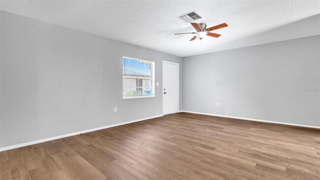 Foto del edificio - 1271 Sylvia Ave