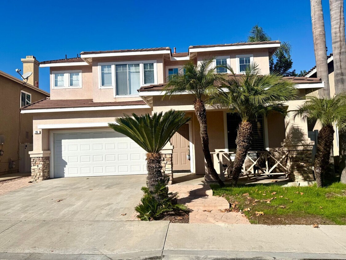 Primary Photo - Beautiful 4 bedroom home plus office/den i...