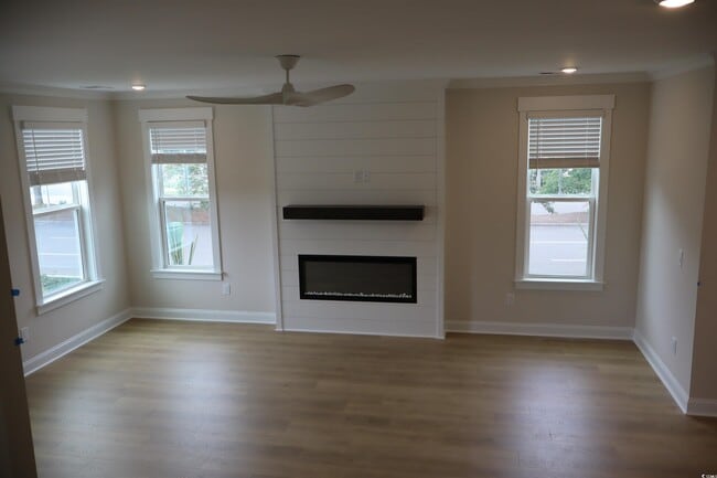 Building Photo - 8459 Waltzing Waves Ct