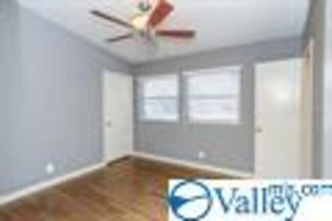 Foto del edificio - 2315 Colony Dr SW