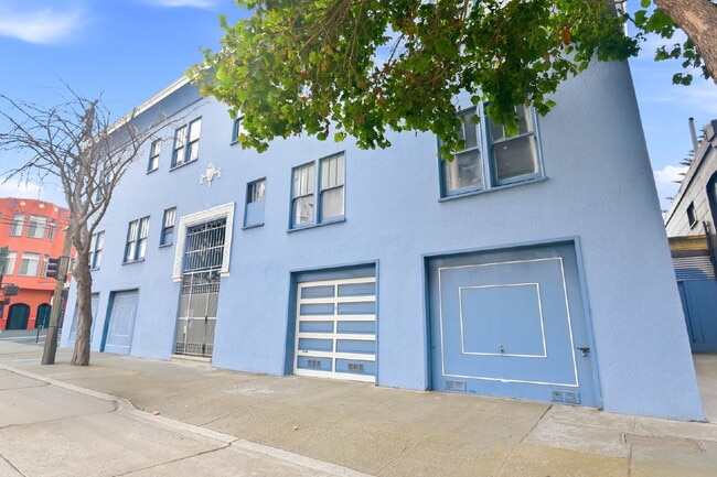 Building Photo - "Charming 2-Bedroom in Vibrant San Francisco!"