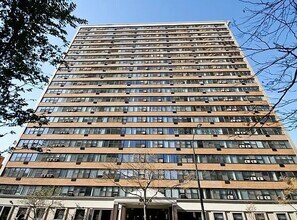 Building Photo - 6030 N Sheridan Rd