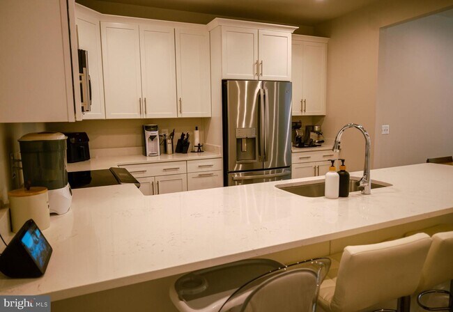 Foto del edificio - 12100 Loblolly Dr