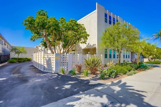Foto del edificio - 537 E Hyde Park Blvd