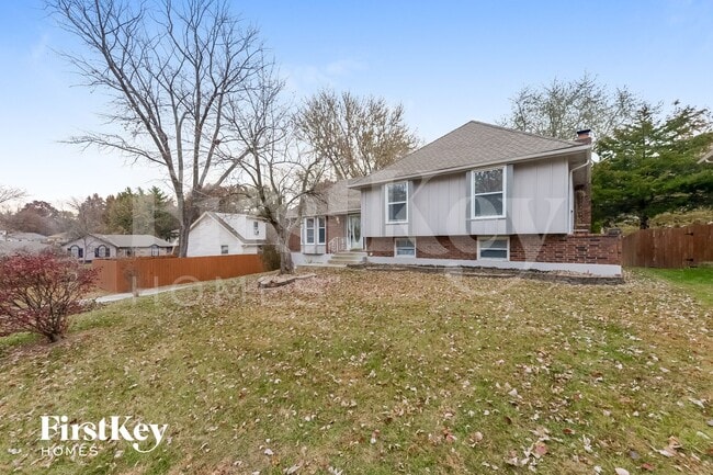 Building Photo - 1300 SW 22nd St