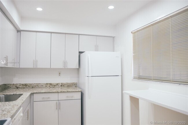 Building Photo - 8415 SW 107th Ave