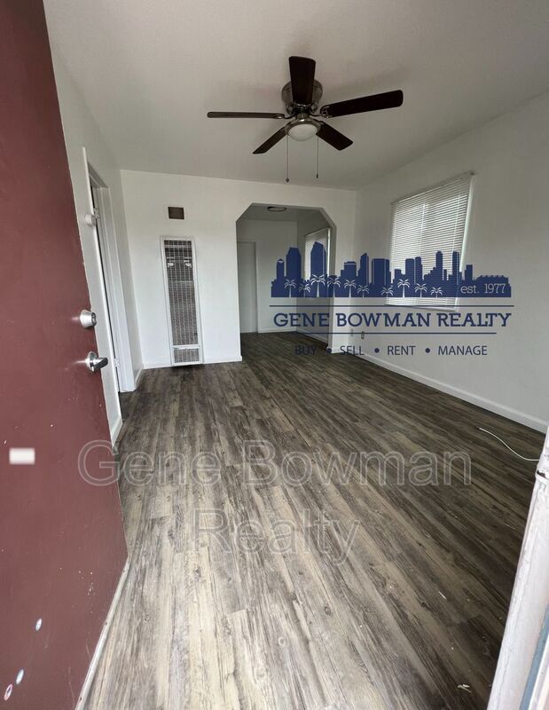 Foto principal - 2139 E 16th St