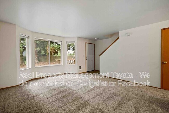 Foto del edificio - 2421 Bickford Ave
