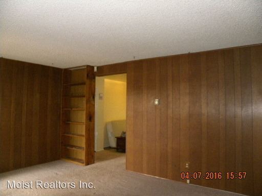 Building Photo - 494 Laraine Dr