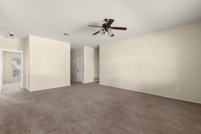Foto del edificio - 6533 Crystal Ct