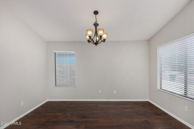 Building Photo - 3122 W Donald Dr