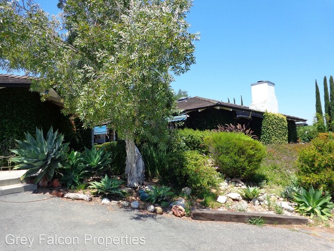 Building Photo - 3 br, 3 bath House - 2951 Los Alisos Dr.