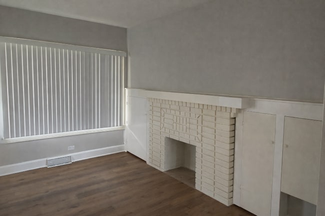 Photo - 4740 Burleigh Rd House