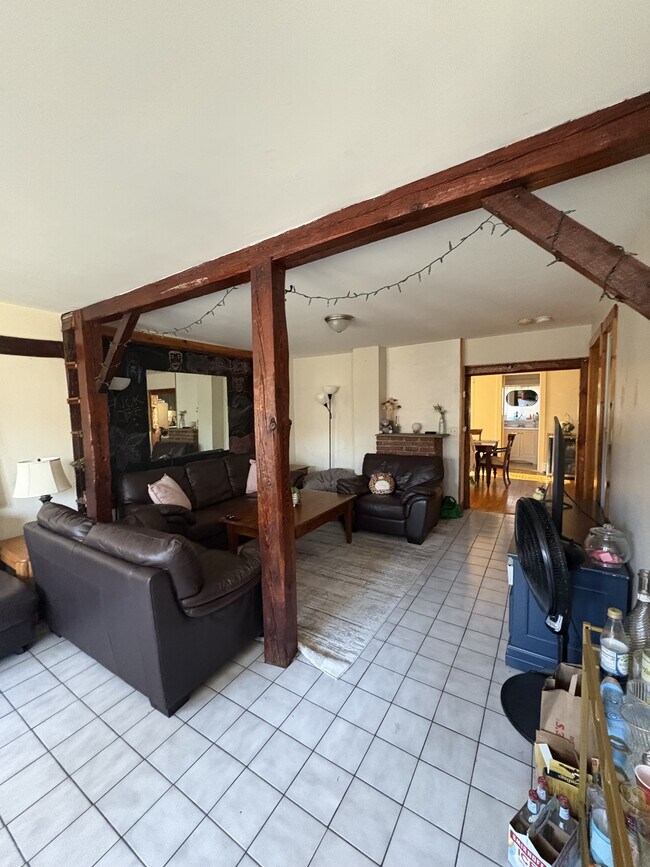 Foto del edificio - 109 Pelham Rd