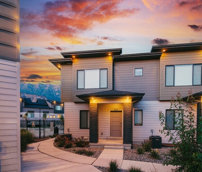 Building Photo - Fossil Cove