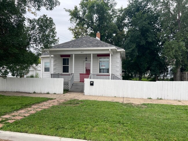 Building Photo - 807 1st St SW