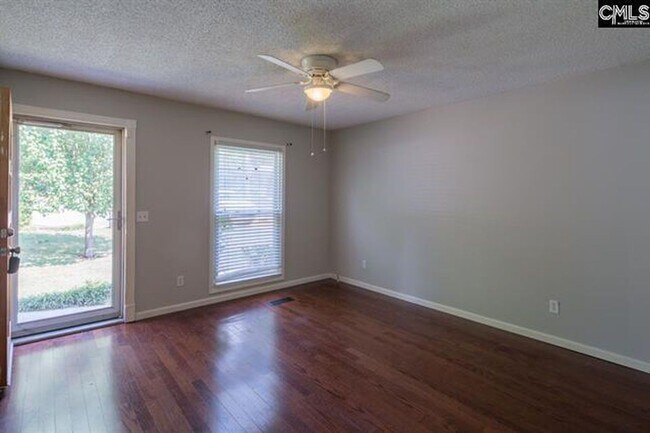 Foto del edificio - Sensational Three Bedroom Home Located in the Earlewood Community!