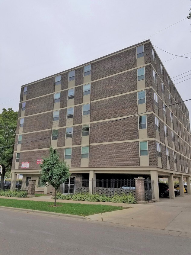 Primary Photo - 1301 Spring St