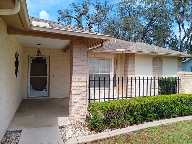 Building Photo - 2 bedroom 2 bathroom Large House for rent in Trinity 55 years and older community