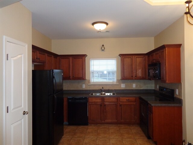 Building Photo - 3021 Community Circle