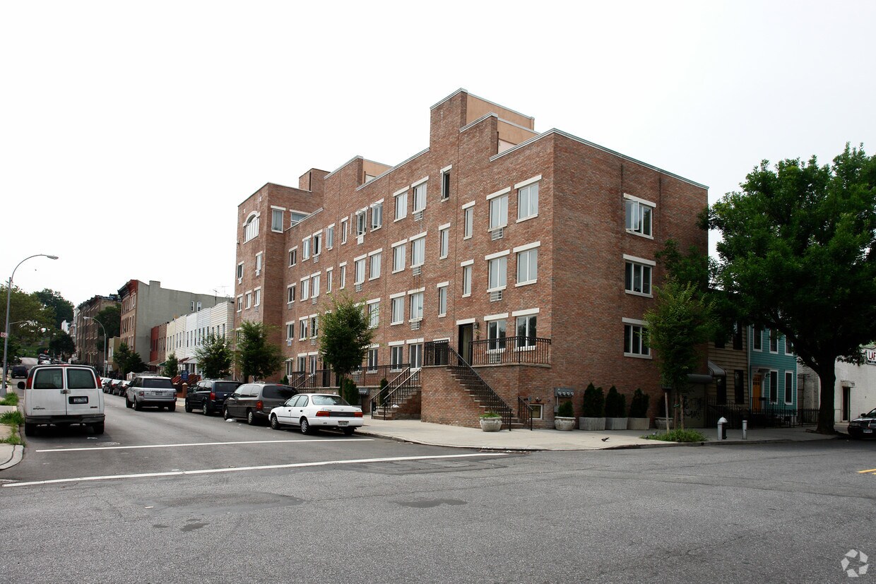 Primary Photo - 300-306 21st St
