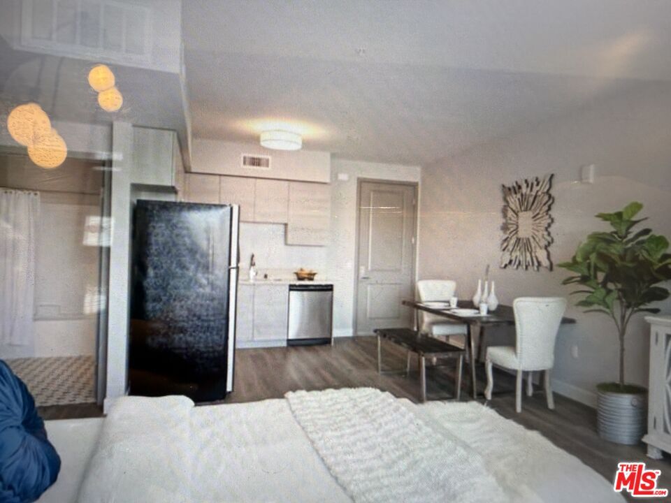 Foto principal - 11241 Otsego St