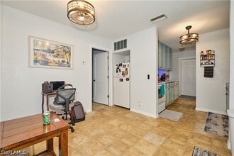 Building Photo - 16820 Banyon Dr