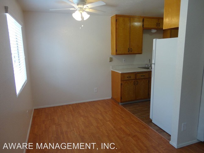 Building Photo - 1433 Hemlock Ave