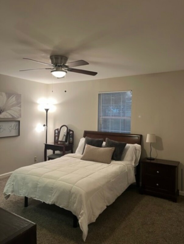 Building Photo - 403 Oak Forge Dr