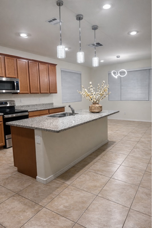 Building Photo - 10040 E Tiburon Ave