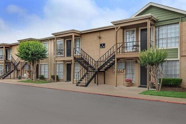 Building Photo - 1776 Gessner Rd