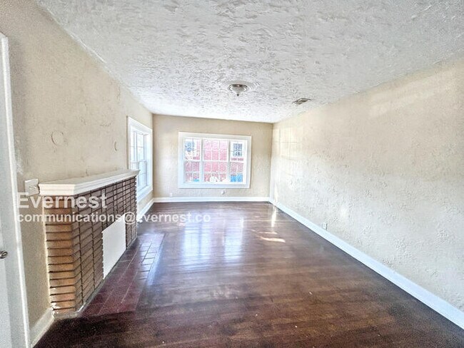 Foto del edificio - 1828 St Charles Ct SW