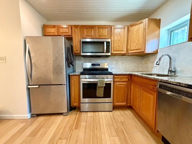 Building Photo - 2018 S Croskey St