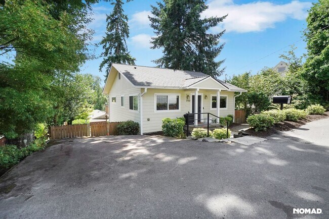 Foto del edificio - Spacious 4BR, 2BATH House in SW Portland