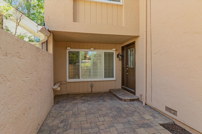 Building Photo - 3 Bedroom 2.5 Bathroom Los Gatos Woods Tow...